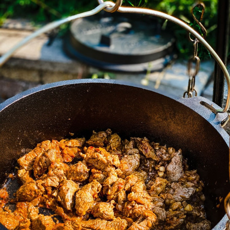 Valhal Outdoor - Dutch Oven Braadpan Gietijzer met pootjes 6.1 Liter
